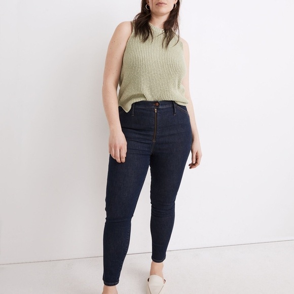 10" High-Rise Skinny Crop Jeans in Macarthur Wash: Exposed Zip Edition 33 - Picture 4 of 10